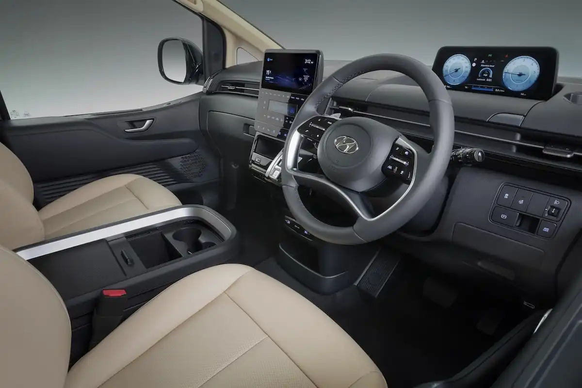 2026 hyundai staria seats