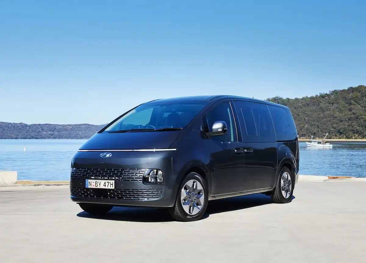 2026 hyundai staria side