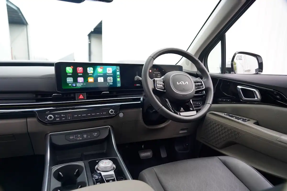 2026 kia carnival gt-line diesel connectivity