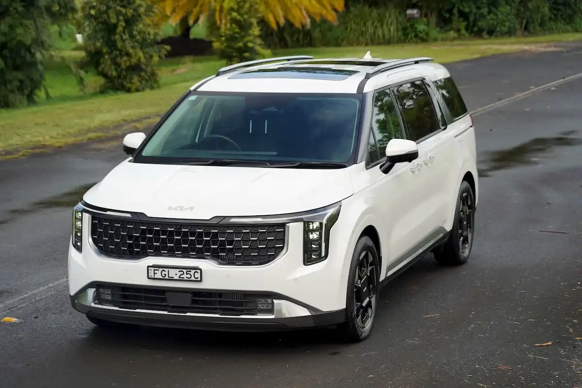 2026 kia carnival gt-line diesel grille