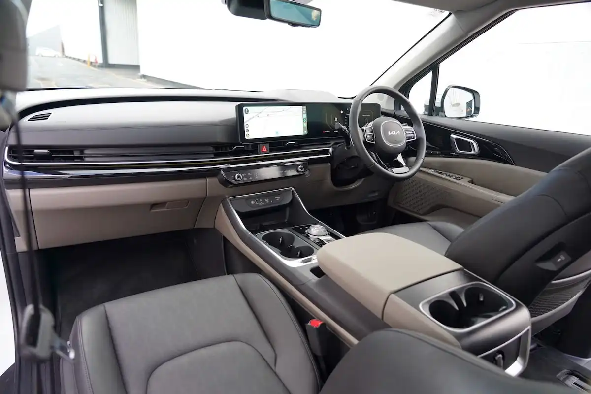 2026 kia carnival gt-line diesel interior front