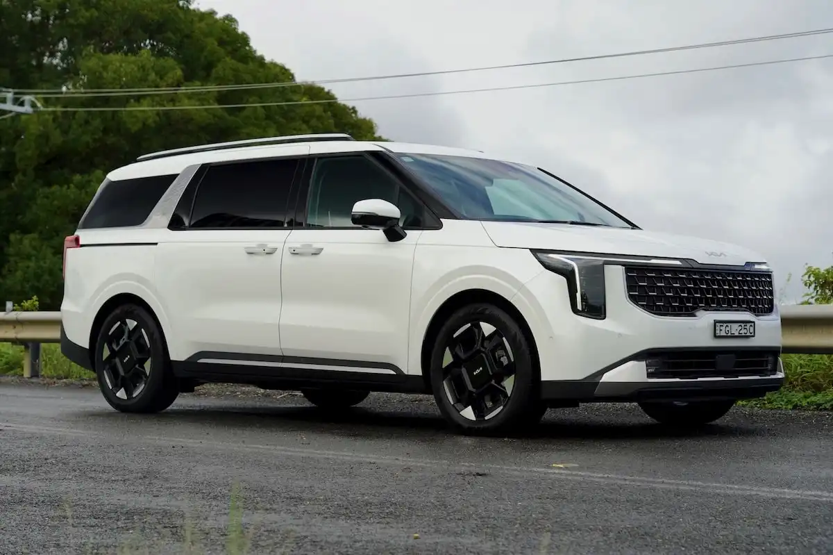 2026 kia carnival gt-line diesel off-road