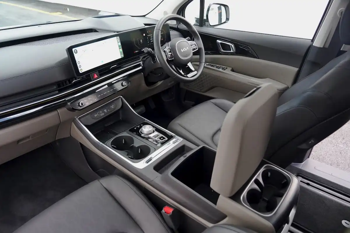 2026 kia carnival gt-line diesel seats