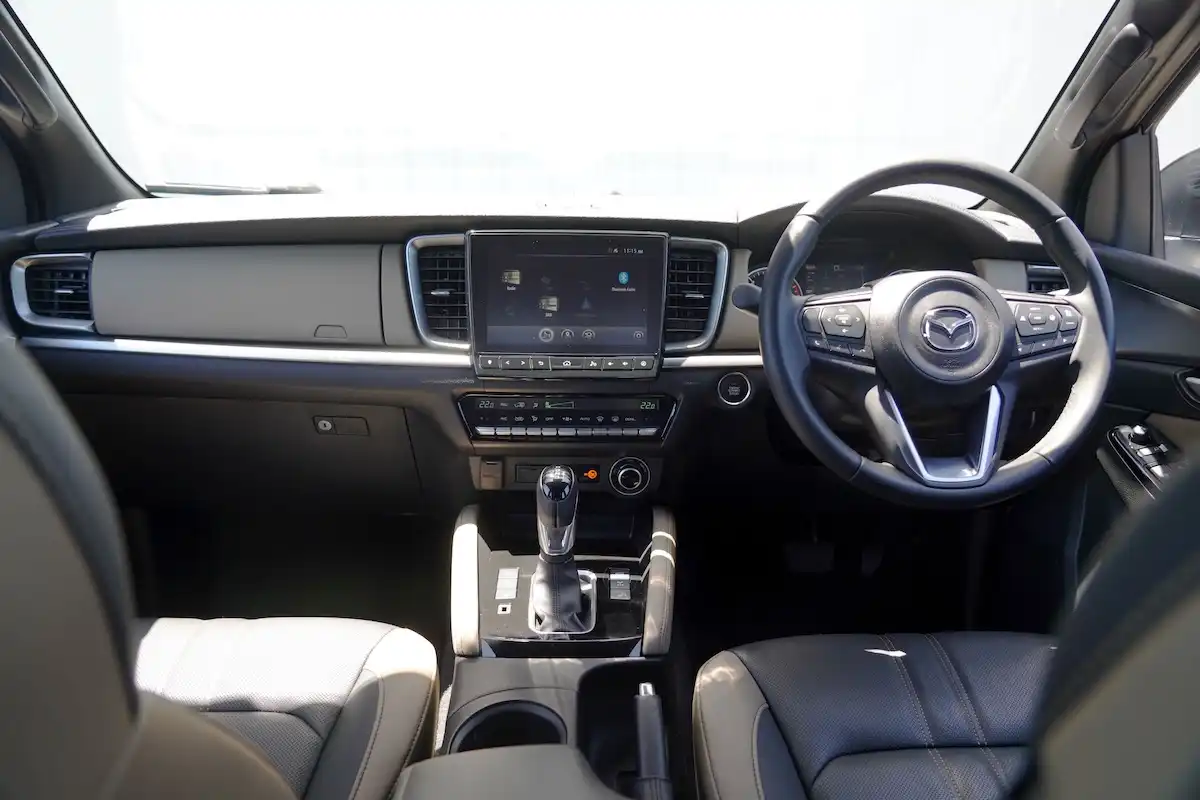 my24 mazda bt-50 sp 4x4 interior front view