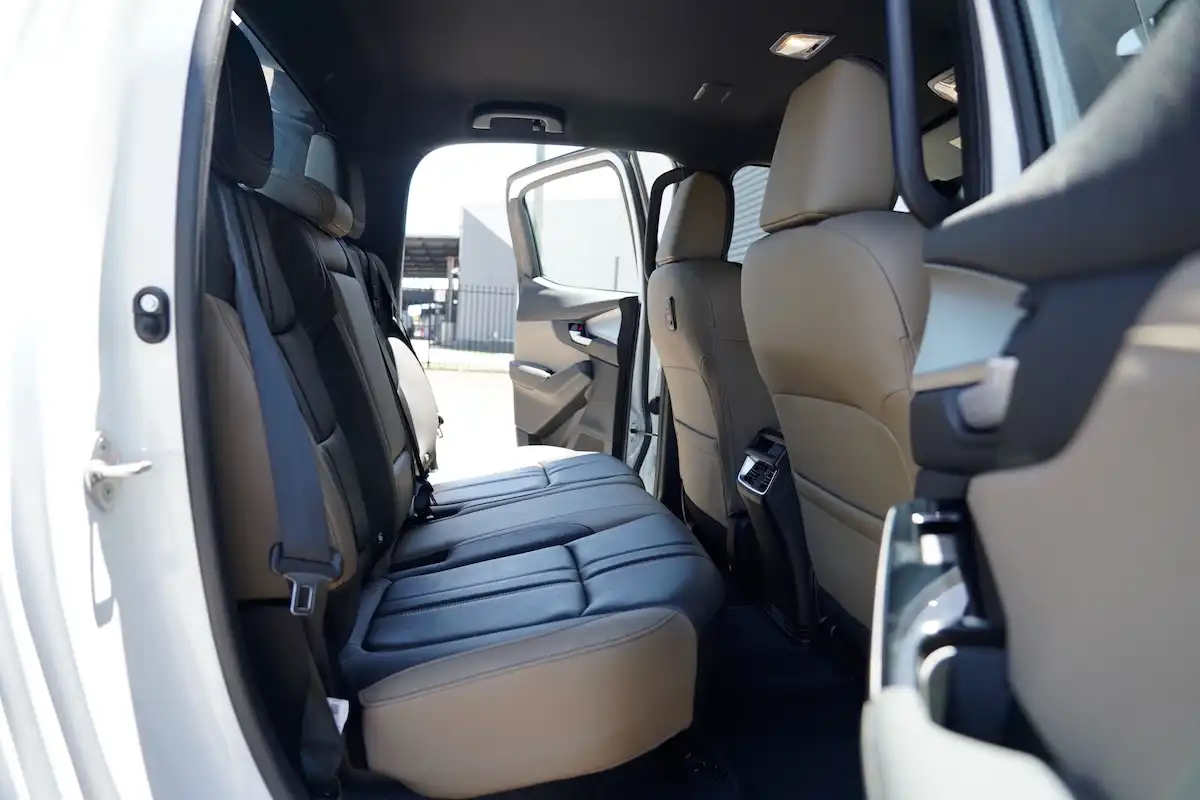 my24 mazda bt-50 sp 4x4 rear seats