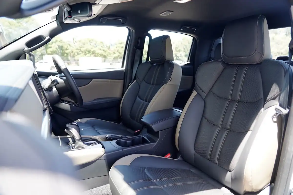 my24 mazda bt-50 sp 4x4 seats