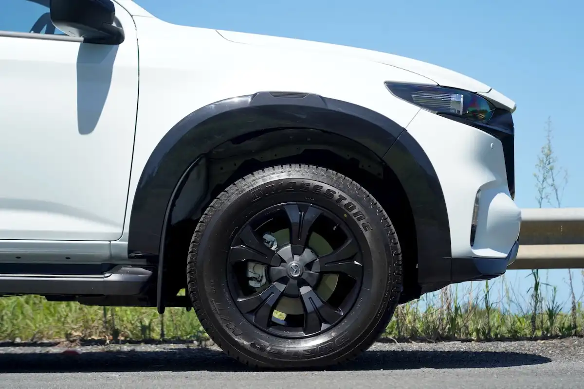 my24 mazda bt-50 sp 4x4 wheel
