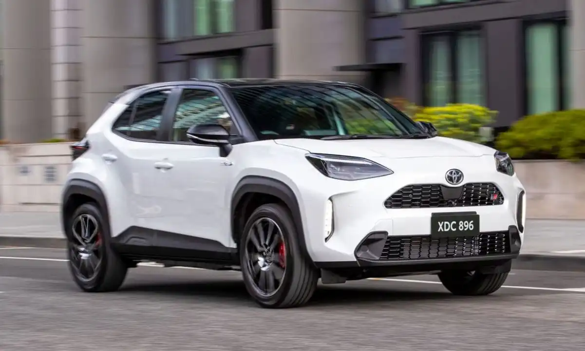 2023 toyota yaris cross